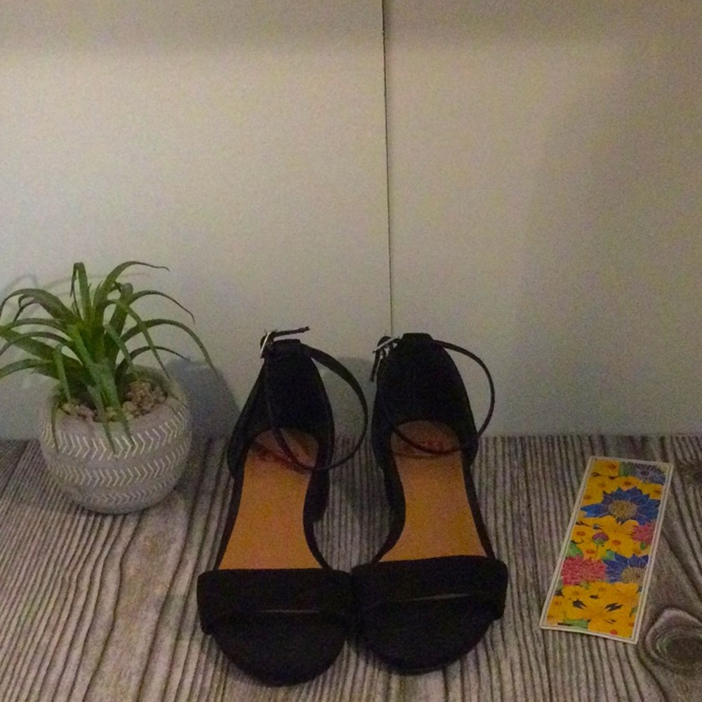 GB Girls dress shoes